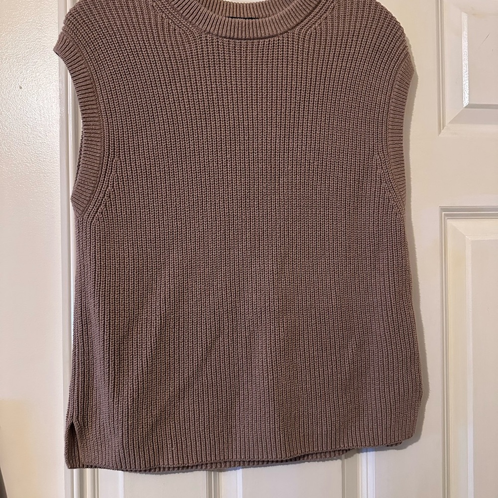 Uniqlo Brown Ribbed Vest Sweater